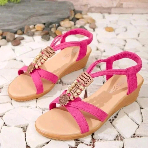 Women's Style Beaded Mid-Heel Sandals With Peep Toe And Wedge Heel, Black Color - Picture 4 of 9